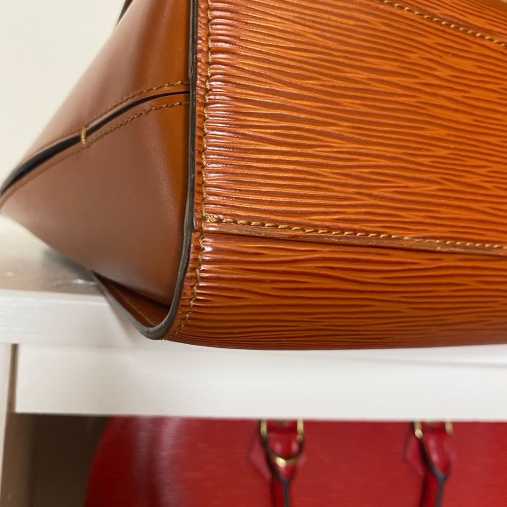 Used - Picture 5 of 11